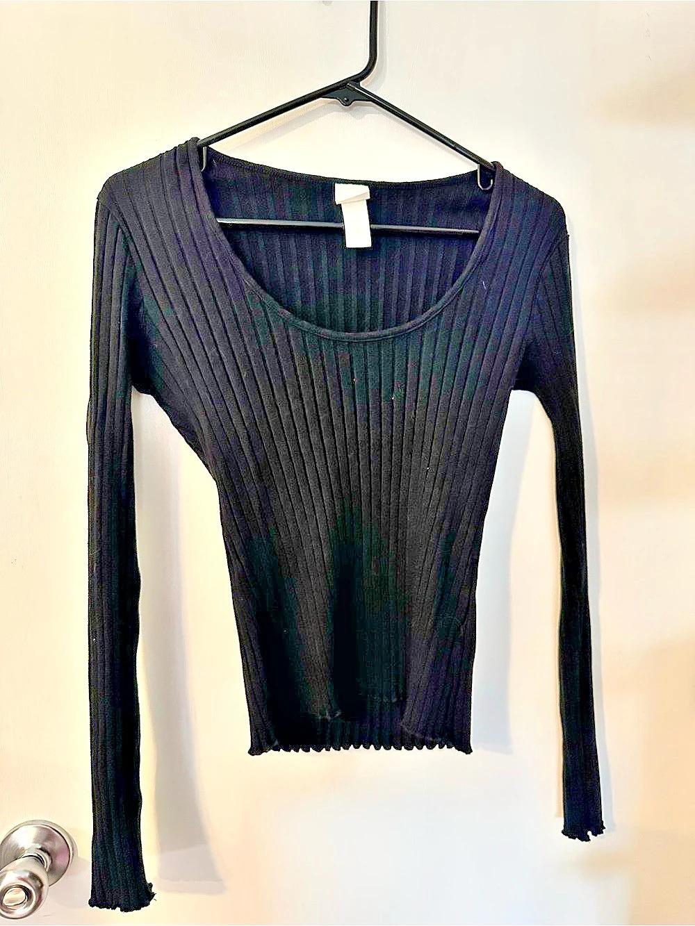 H&M Ribbed Long Sleeve Scoop Neck Top in Black Size XS Like New